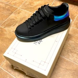 Alexander McQueen men’s sneaker black and iridescent